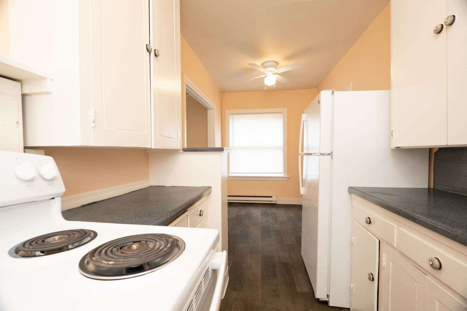 Portland Apartment: 6109 SE Belmont St.