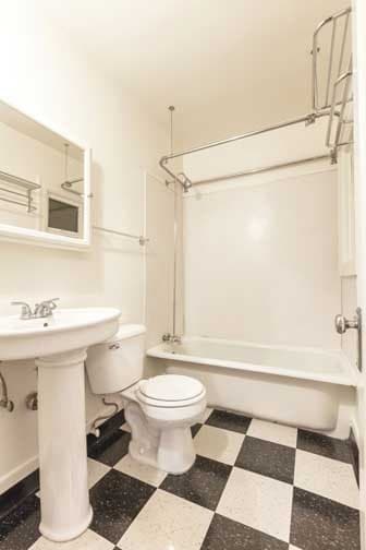 Portland Apartment: 1037 NW 20th Ave