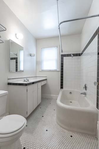 Portland Apartment: 1963 NW Irving St