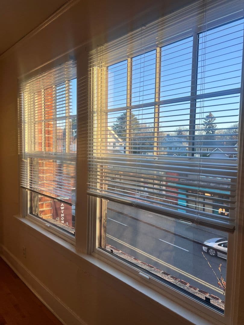 Portland Apartment: 1430 SE 14th Ave