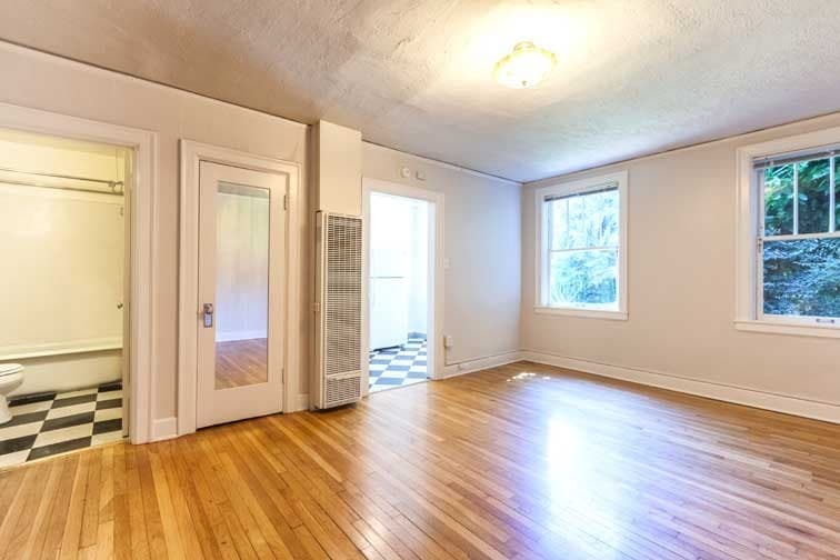Portland Apartment: 1037 NW 20th Ave