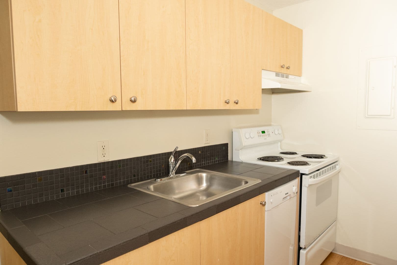 Portland Apartment: 1905 NW 29th Ave