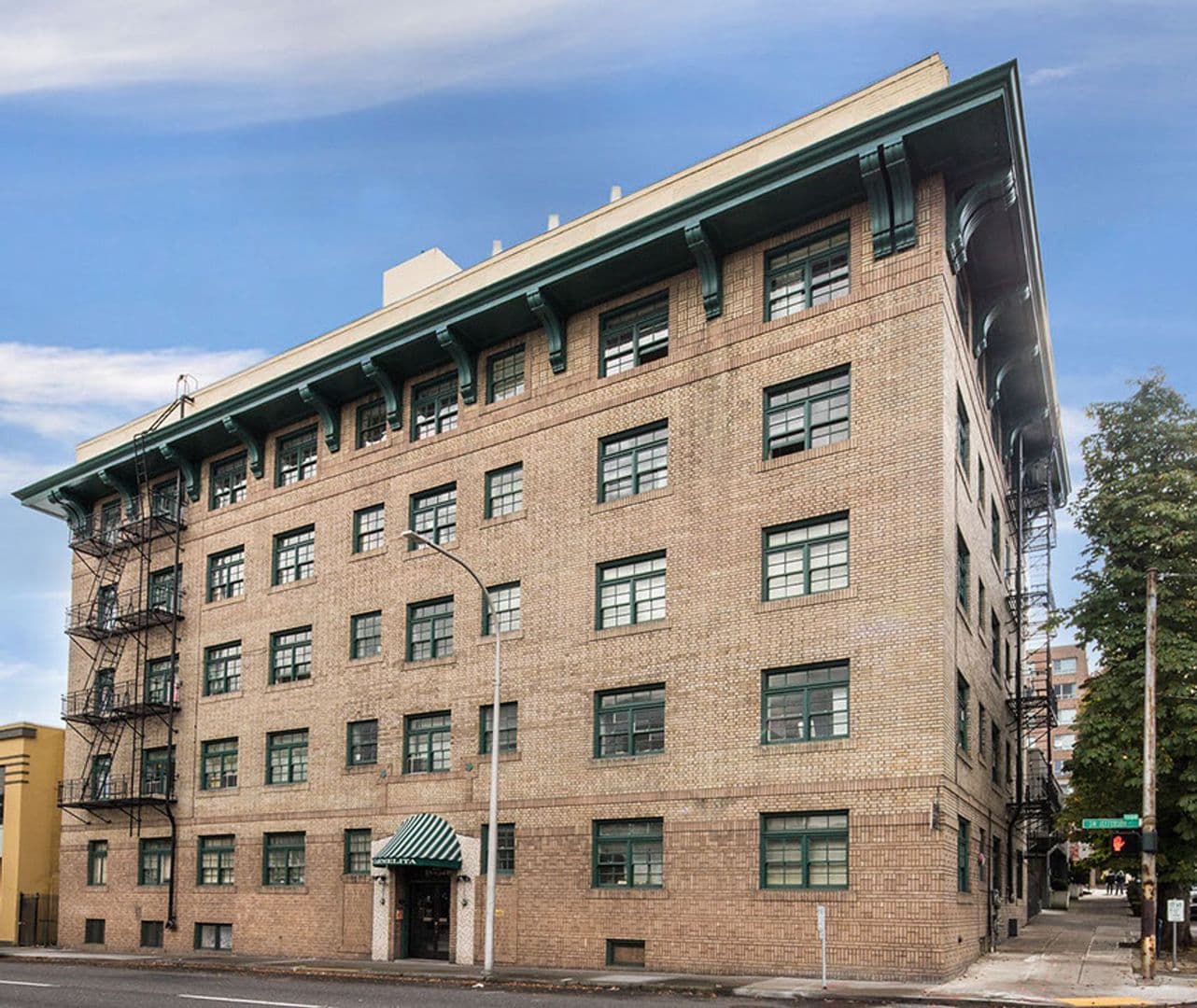 Portland Apartment: 1232 SW Jefferson St.