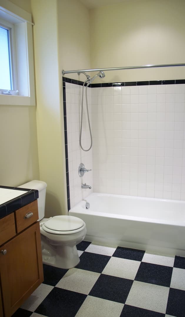 Portland Apartment: 4405 NE Hoyt St