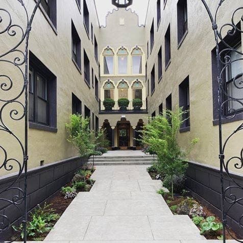 Portland Apartment: 707 NW 19th Ave