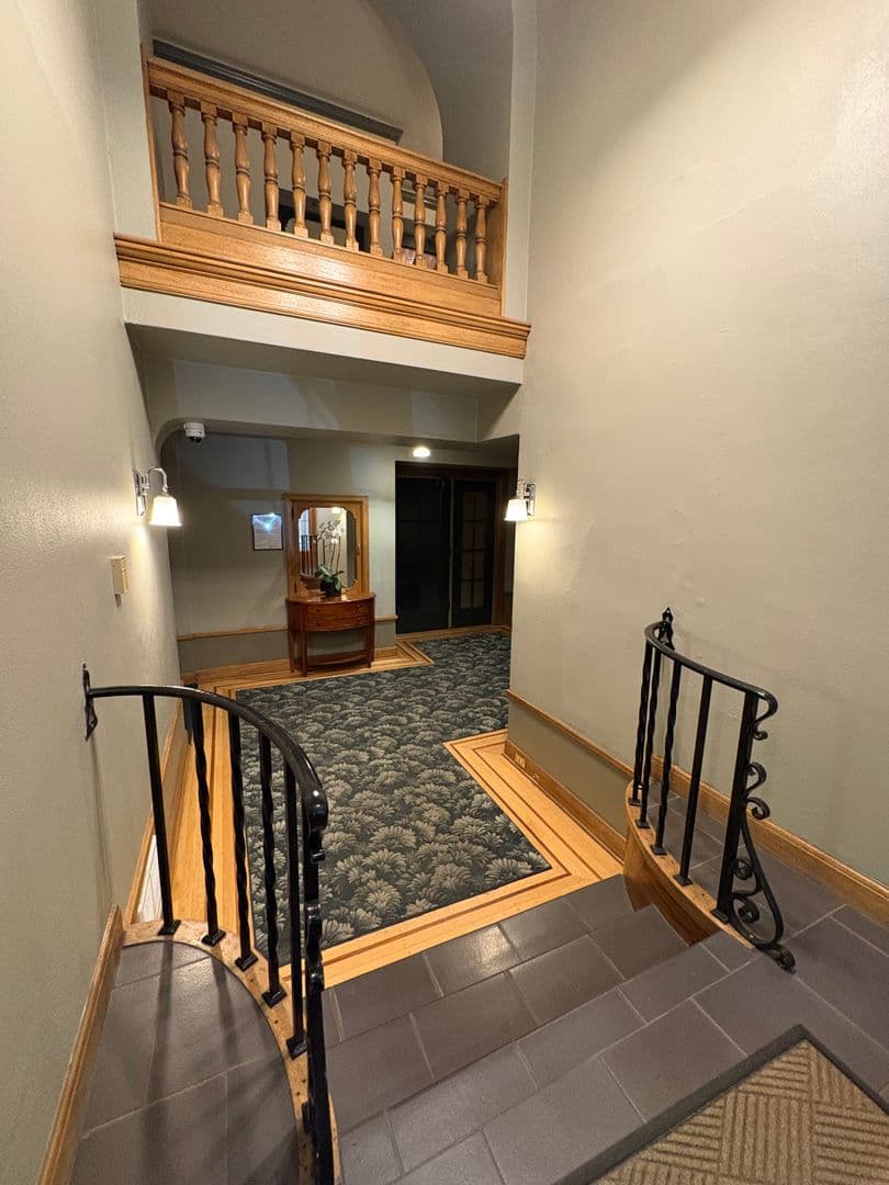 Portland Apartment: 2185 SW Yamhill St