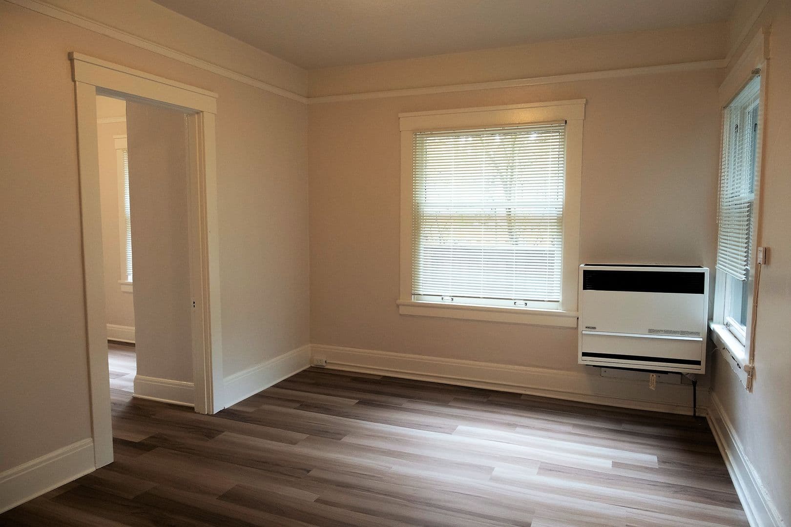 Portland Apartment: 814 NW 22nd Ave