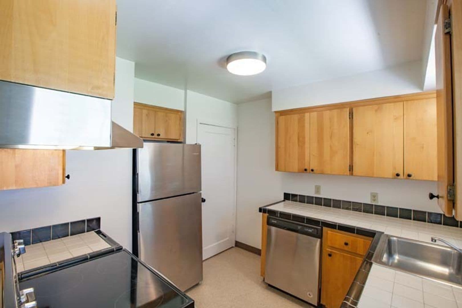 Portland Apartment: 1758 SW Marlow Ave, #12