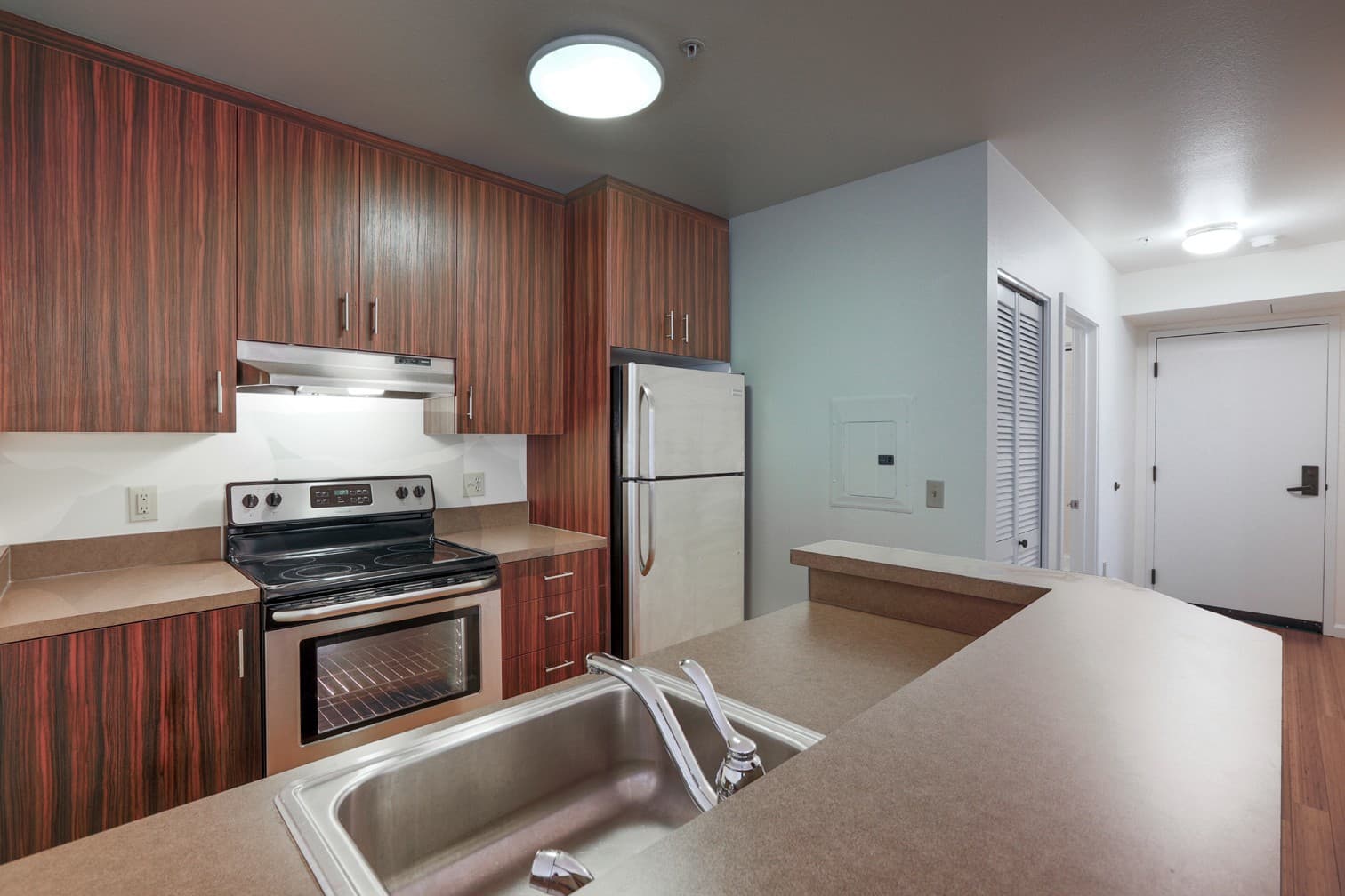 Portland Apartment: 210 NW 20th Ave
