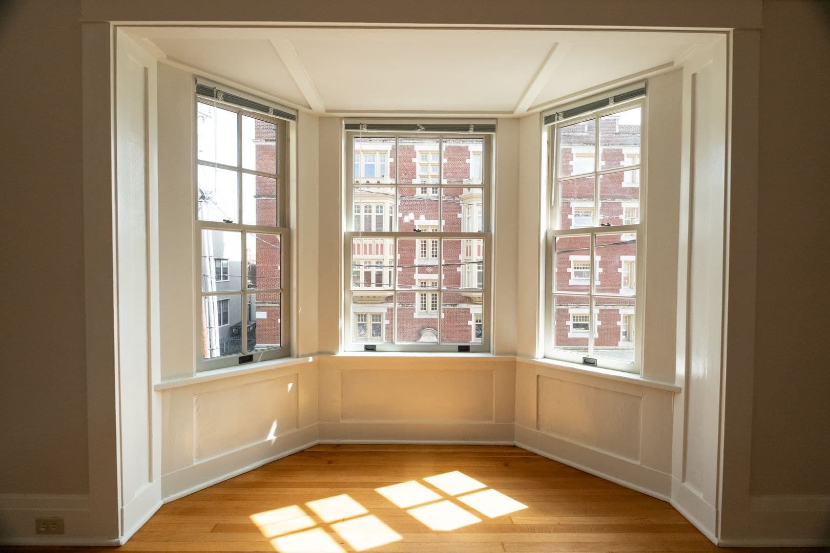Portland Apartment: 117 NW Trinity Pl