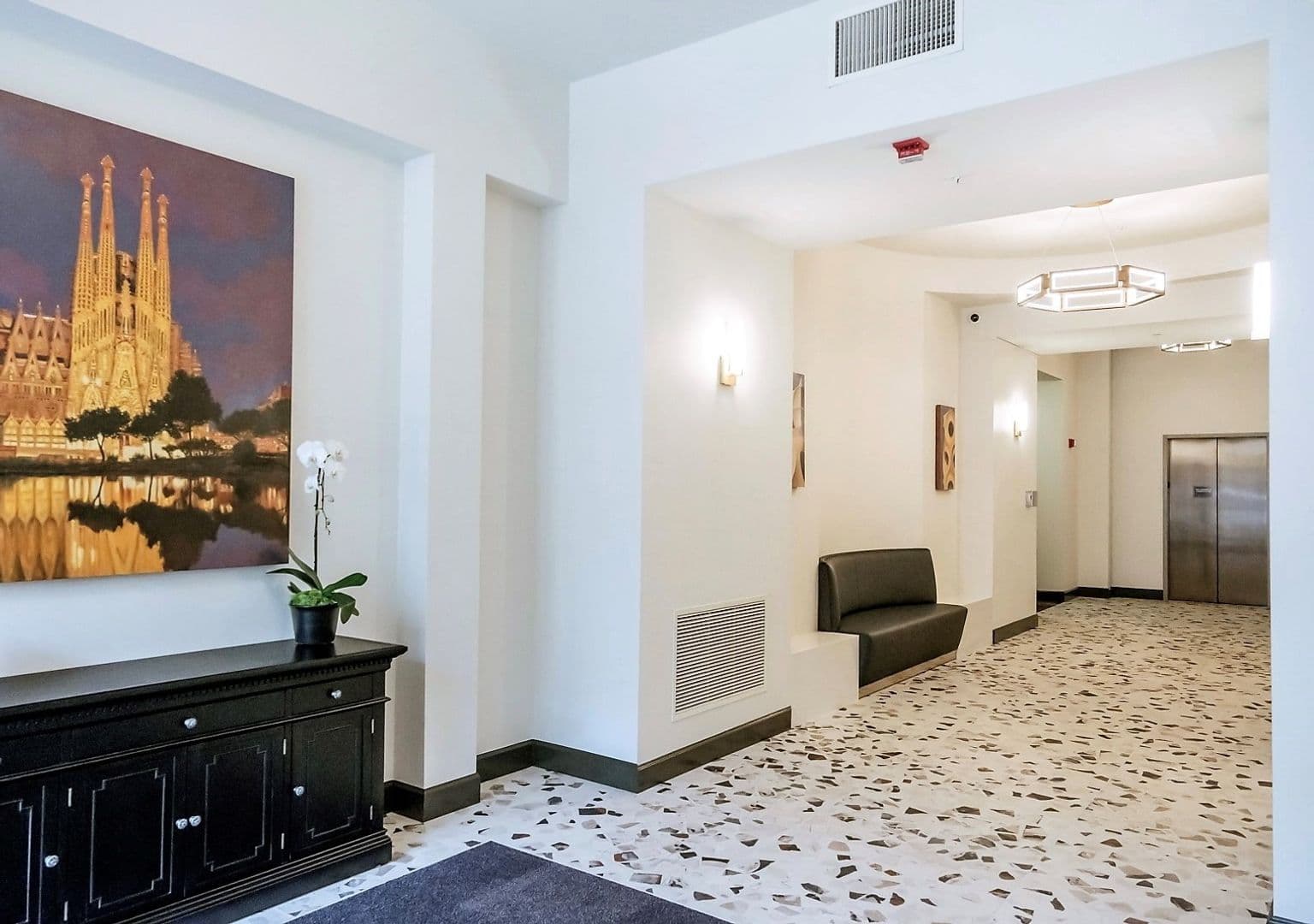Portland Apartment: 210 NW 20th Ave