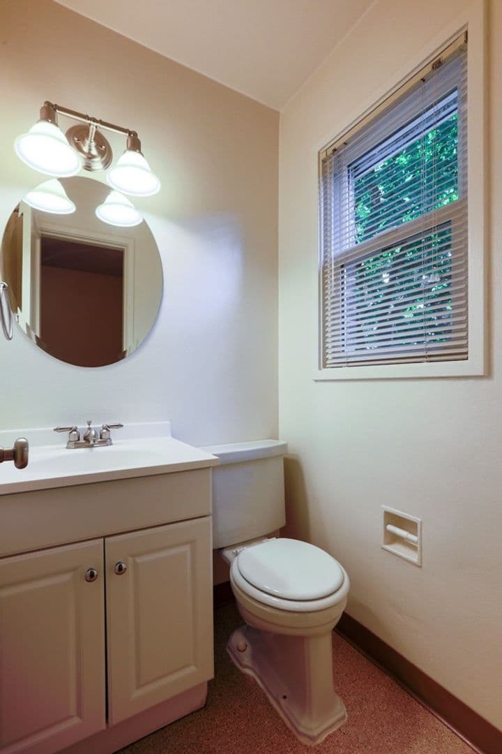 Portland Apartment: 10381 SW  Eastridge St, #44