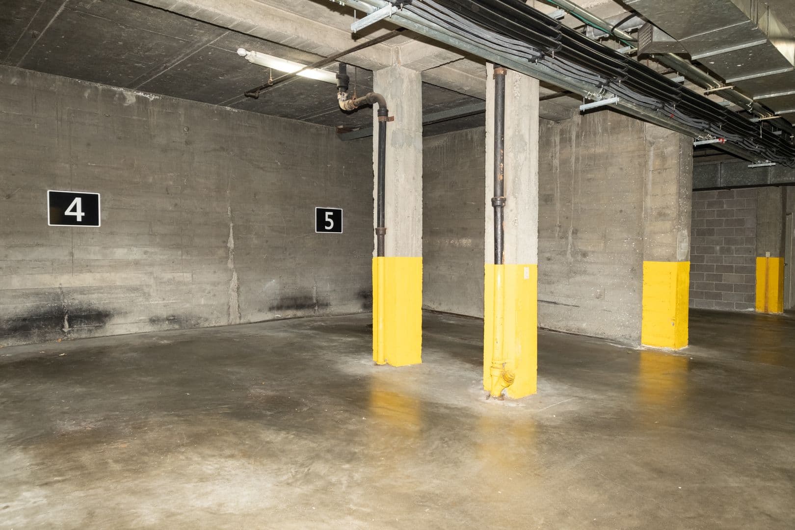 Portland Apartment: 2199 NW Everett St