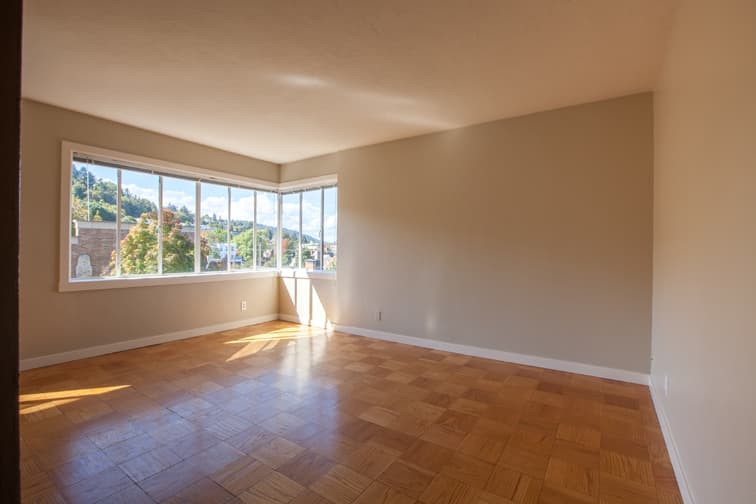 Portland Apartment: 2199 NW Everett St