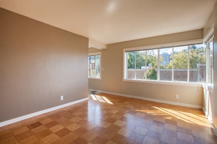 Portland Apartment: 2199 NW Everett St