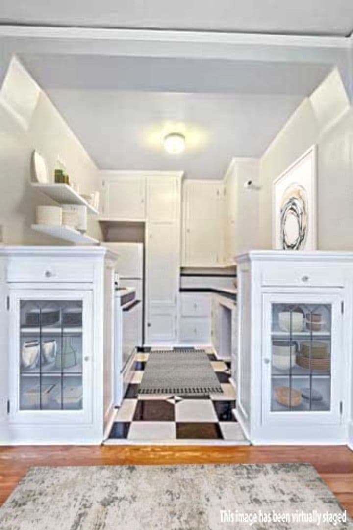 Portland Apartment: 1431 SW Park Ave