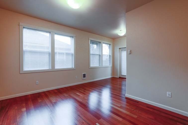 Portland Apartment: 4405 NE Hoyt St
