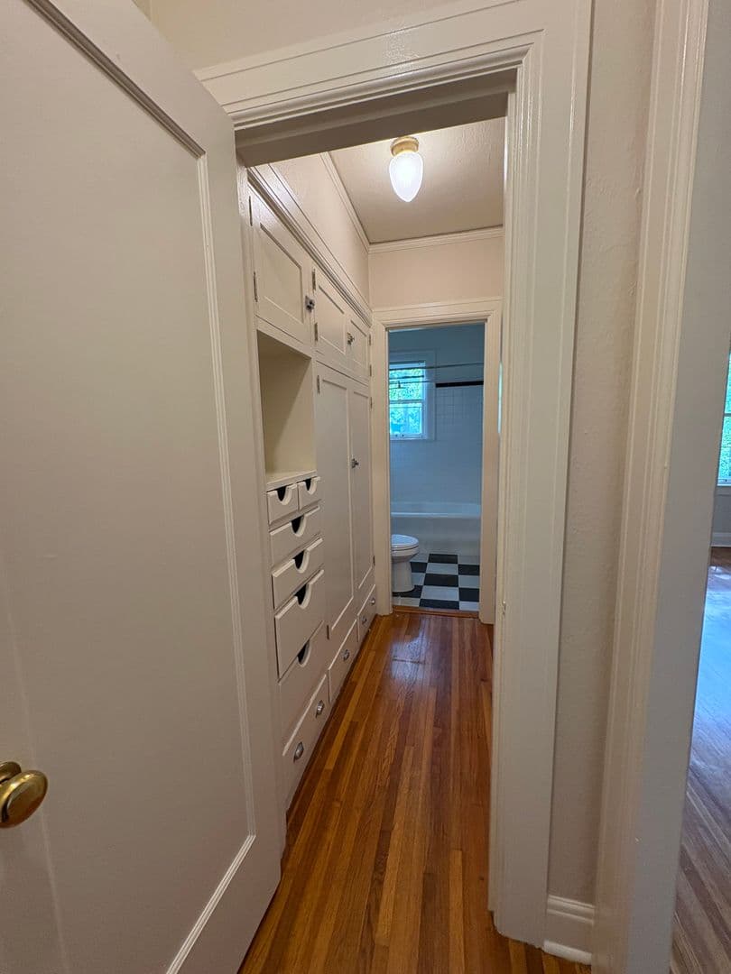 Portland Apartment: 2185 SW Yamhill St
