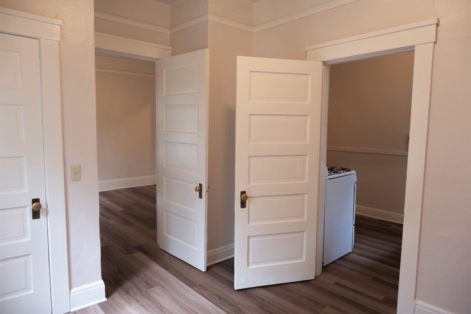 Portland Apartment: 814 NW 22nd Ave