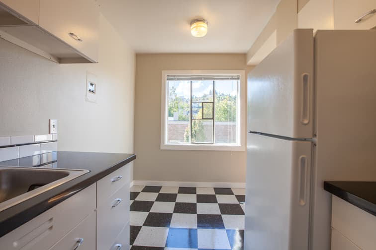Portland Apartment: 2199 NW Everett St