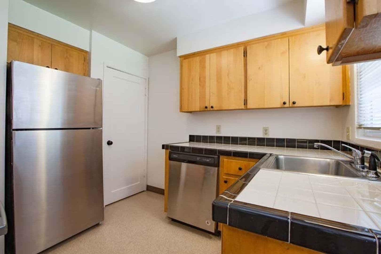 Portland Apartment: 1758 SW Marlow Ave, #12