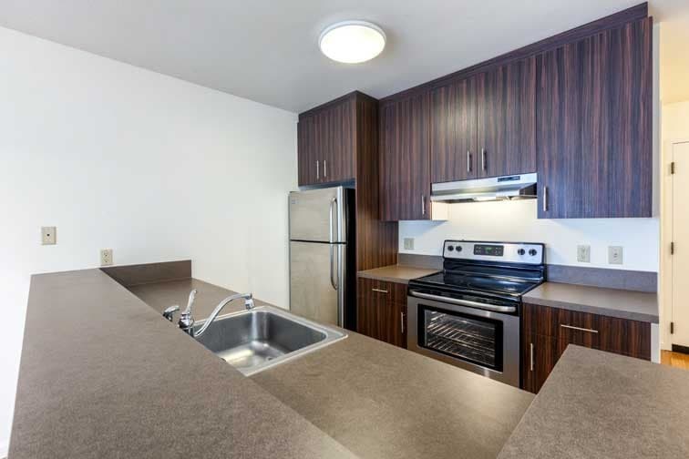 Portland Apartment: 210 NW 20th Ave