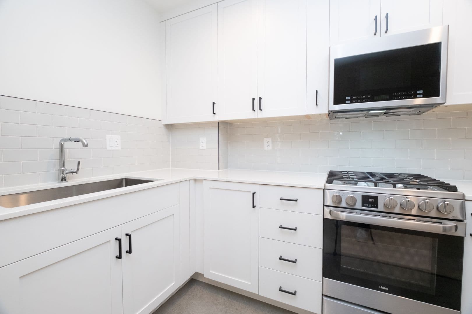Portland Apartment: 2915A-2989B NW Wilson St.