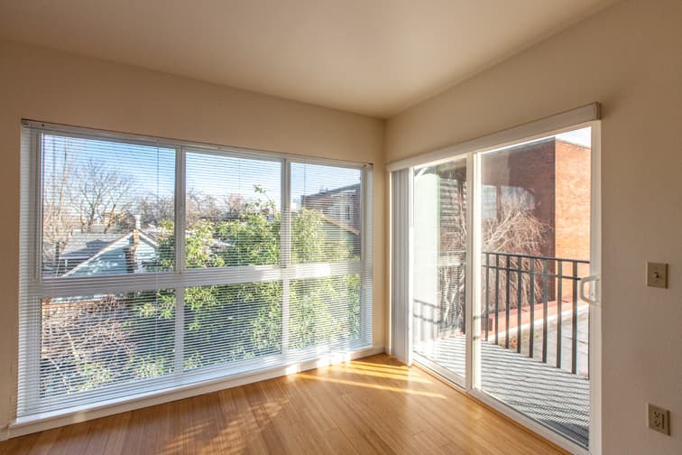 Portland Apartment: 210 NW 20th Ave