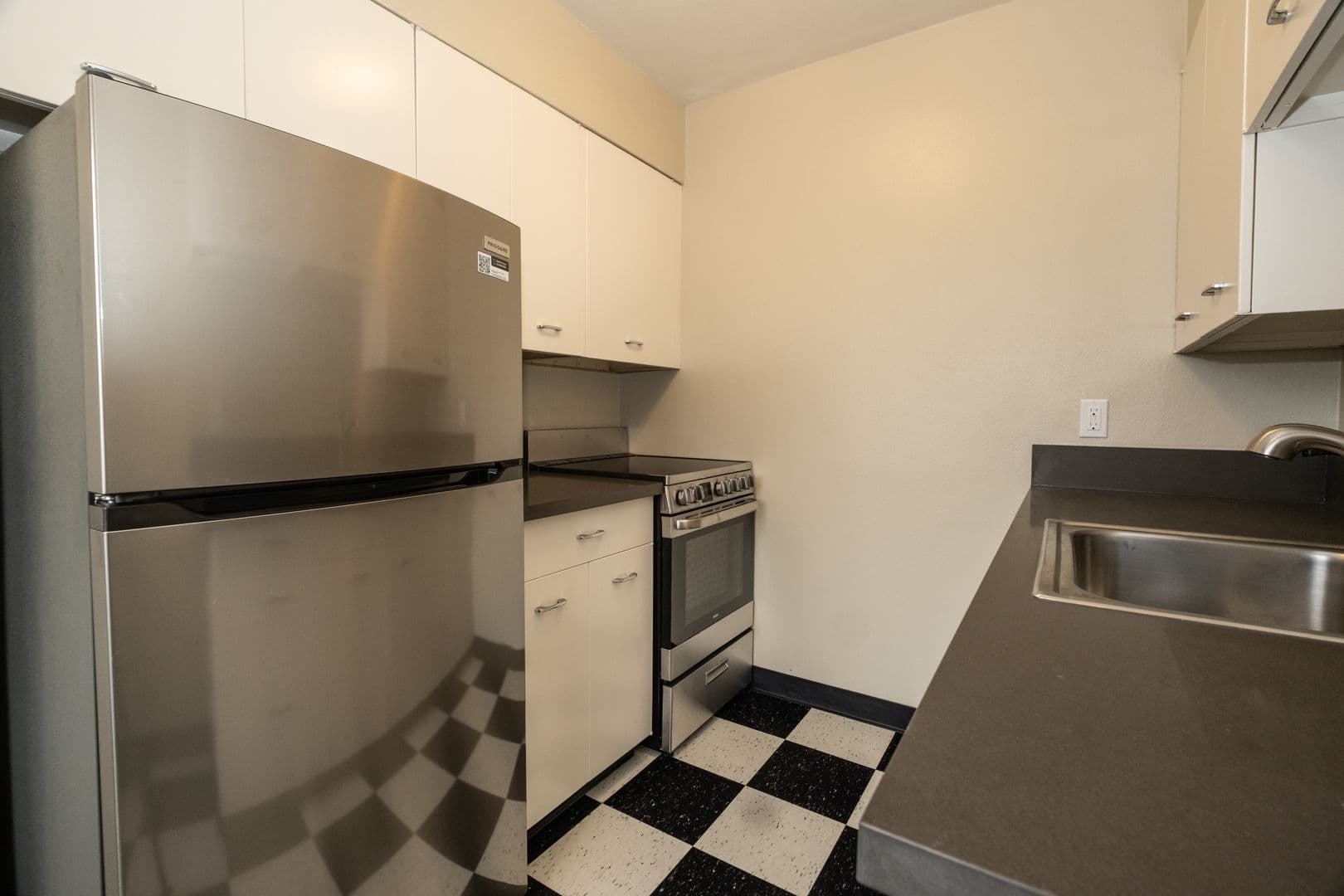 Portland Apartment: 2199 NW Everett St