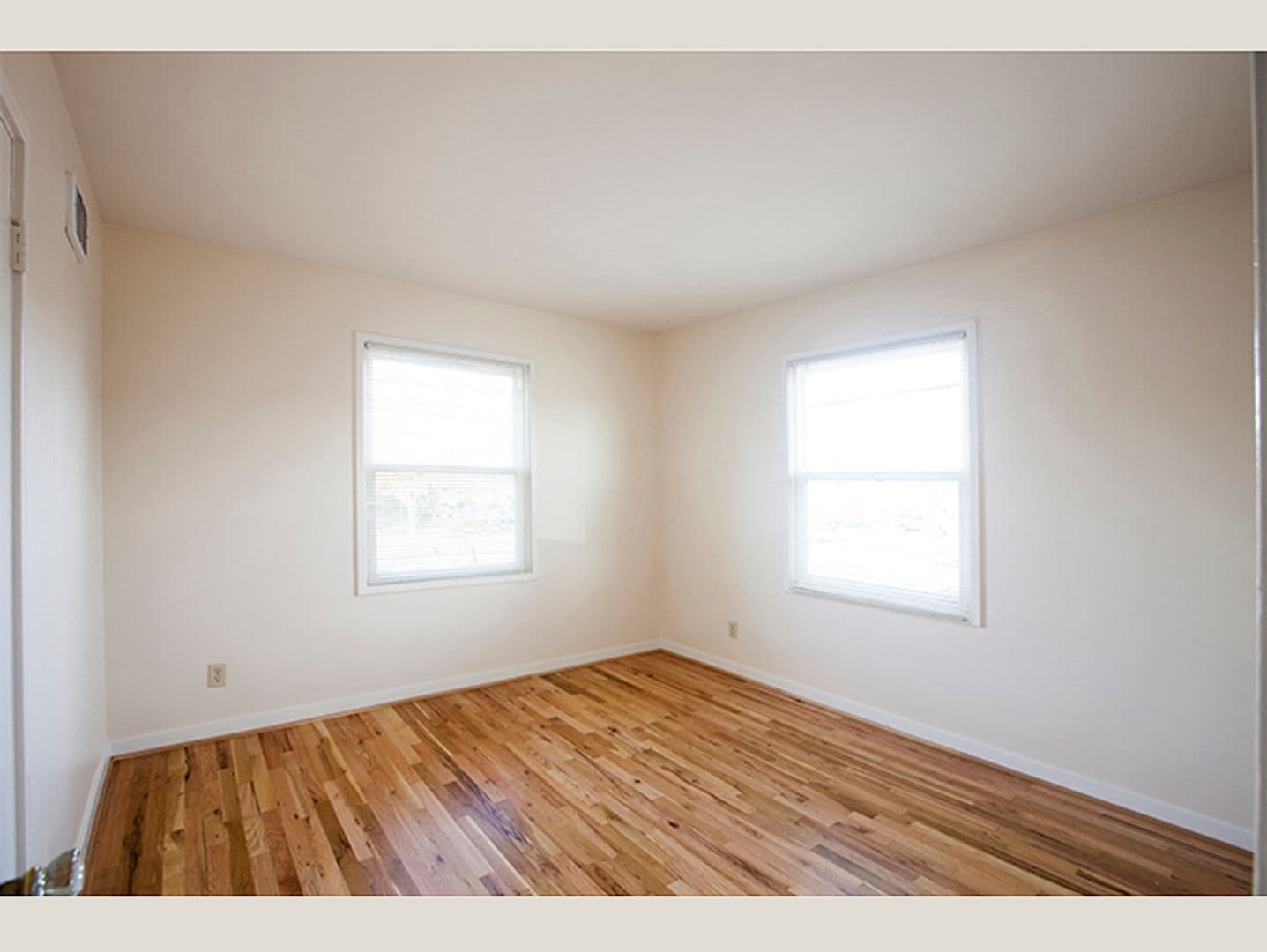 Portland Apartment: 1758 SW Marlow Ave, #12