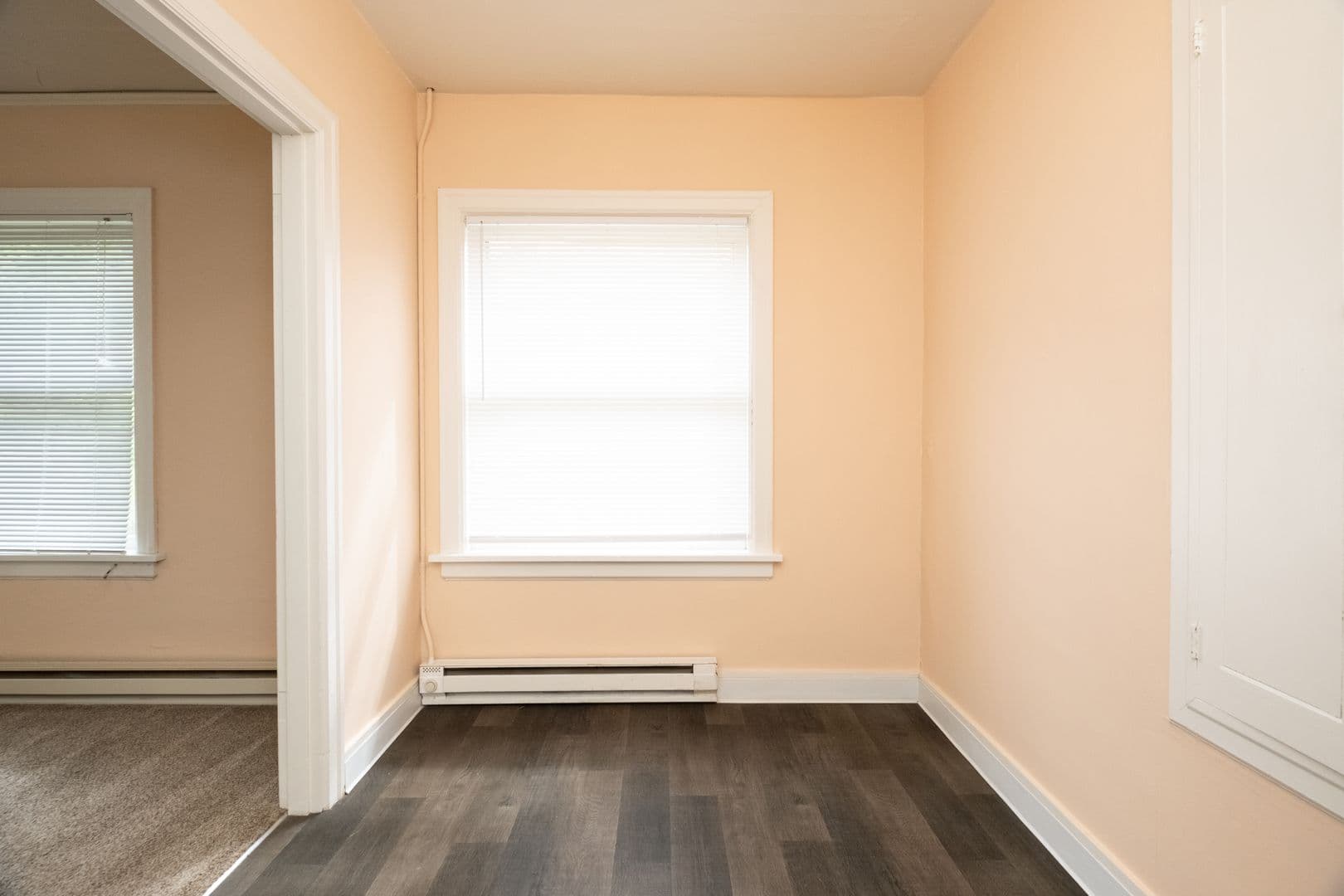 Portland Apartment: 6109 SE Belmont St.
