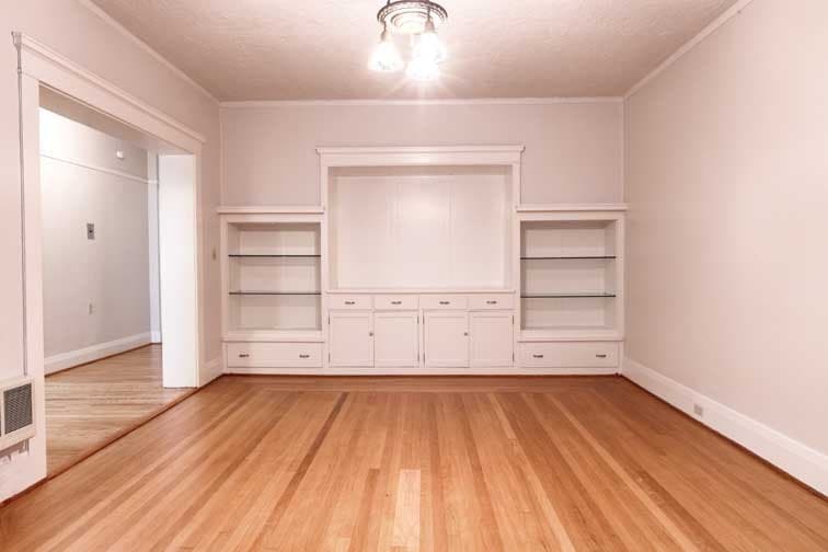 Portland Apartment: 117 NW Trinity Pl