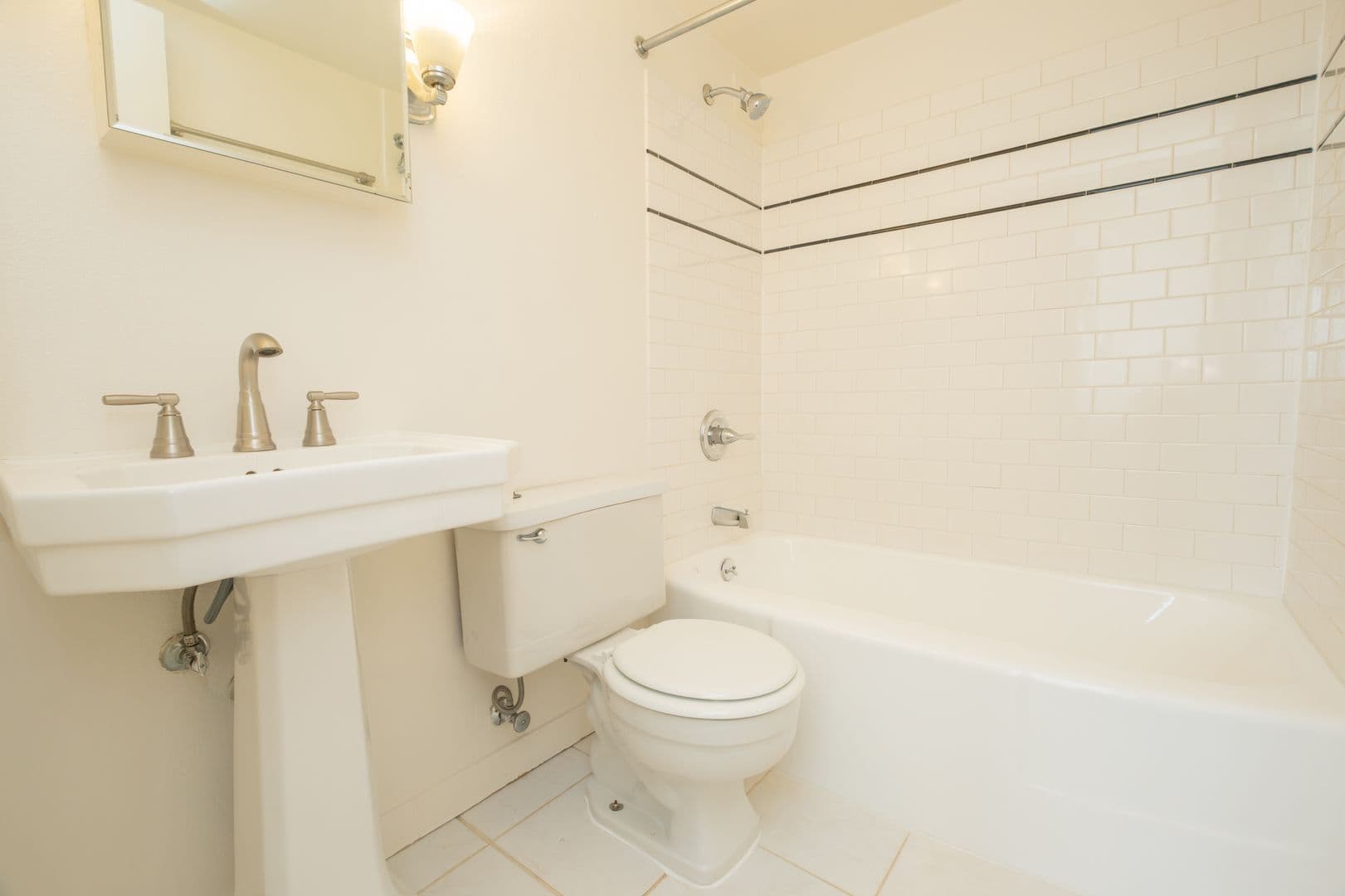 Portland Apartment: 2199 NW Everett St