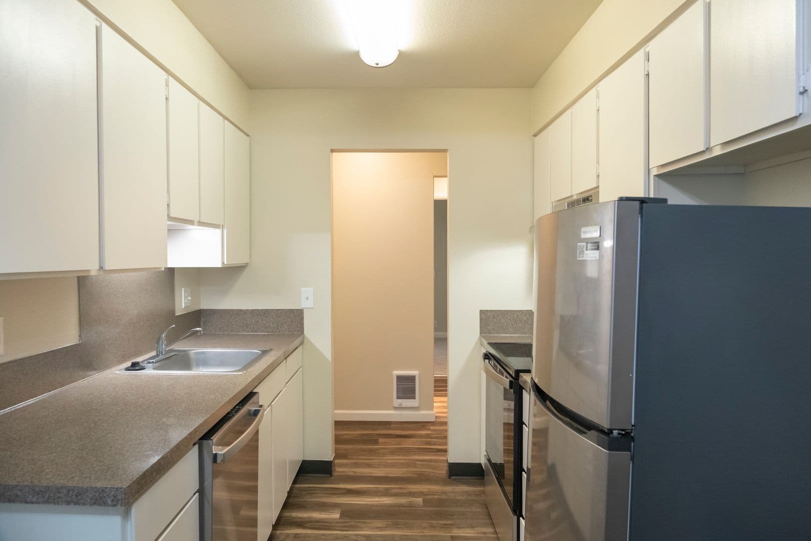 Portland Apartment: 1827 NE Schuyler