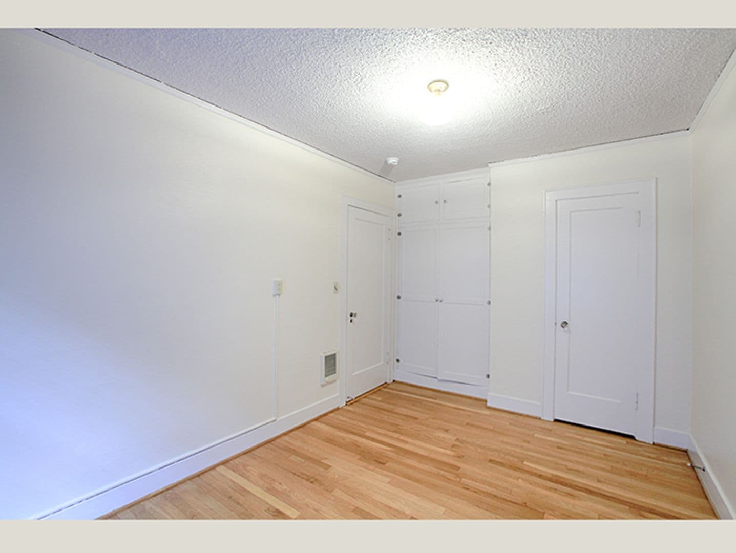 Portland Apartment: 1430 SE 14th Ave