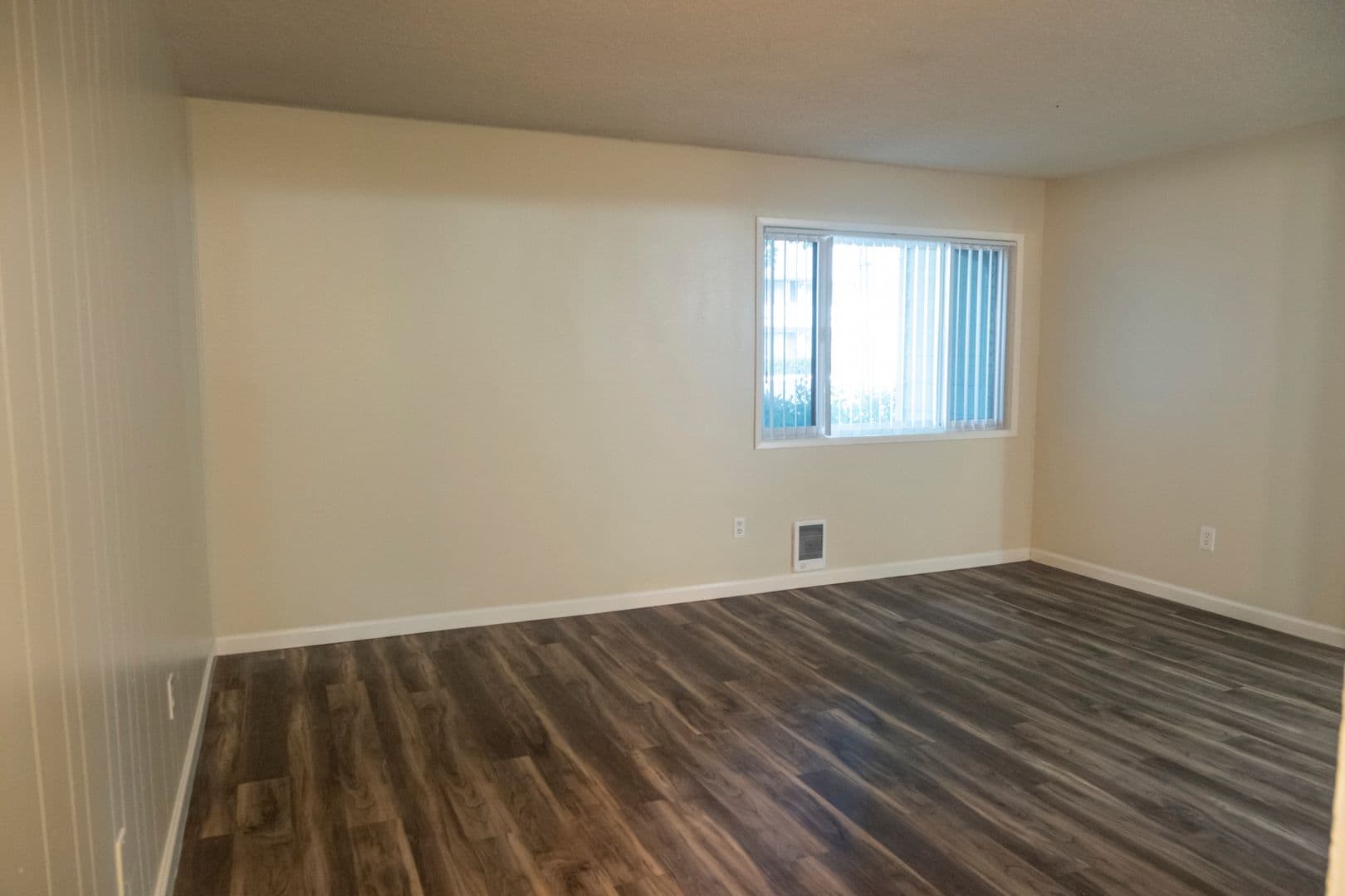 Portland Apartment: 1827 NE Schuyler