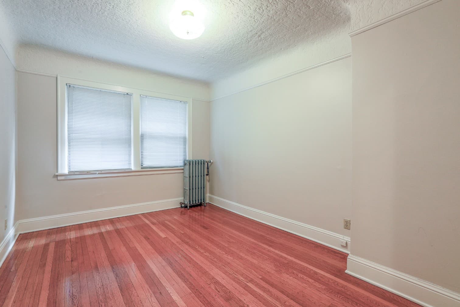 Portland Apartment: 707 NW 19th Ave