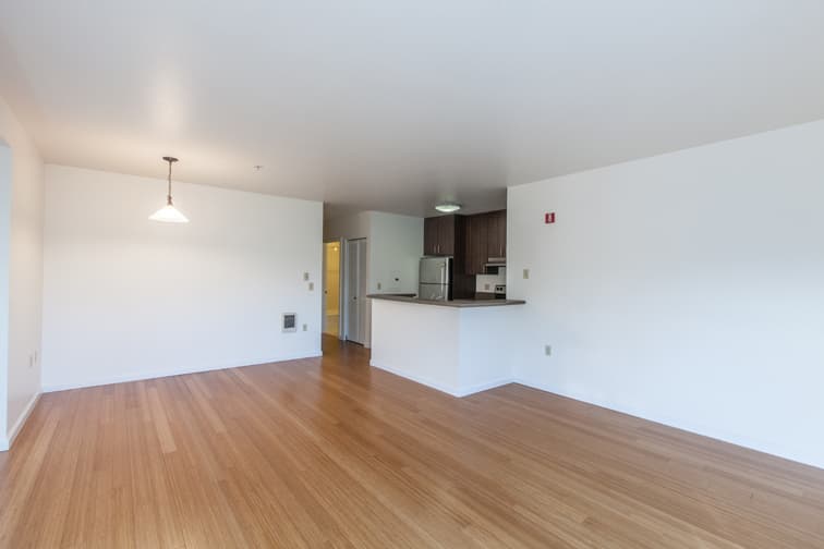 Portland Apartment: 210 NW 20th Ave
