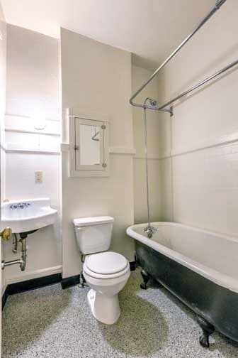 Portland Apartment: 814 NW 22nd Ave