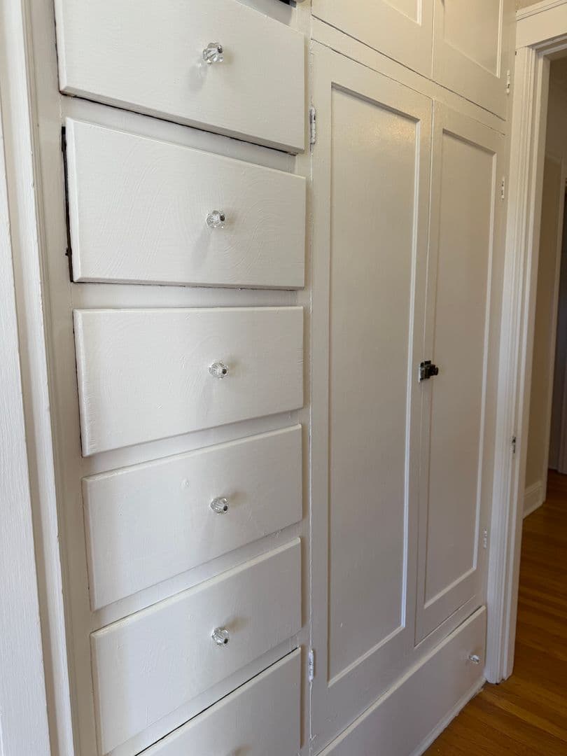 Portland Apartment: 708 NW 19th Ave.