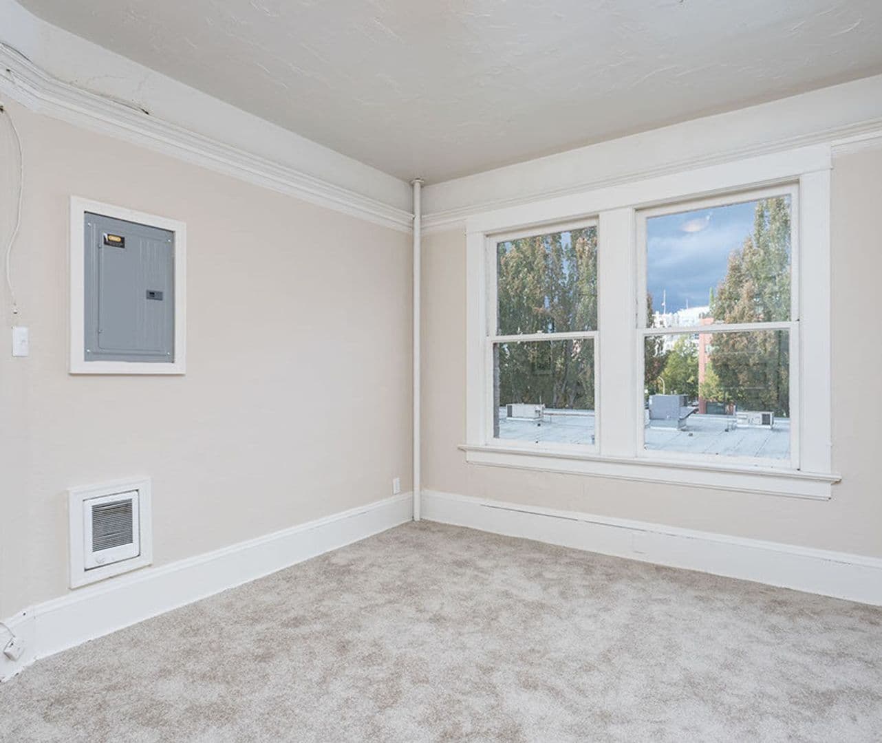 Portland Apartment: 1126 SW 12th Avenue