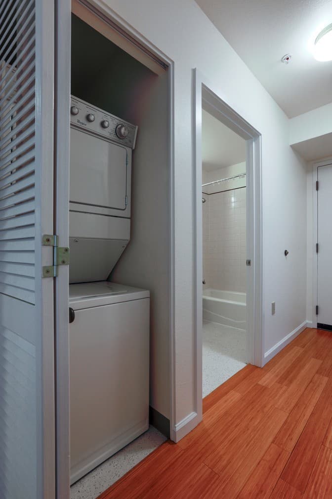Portland Apartment: 210 NW 20th Ave