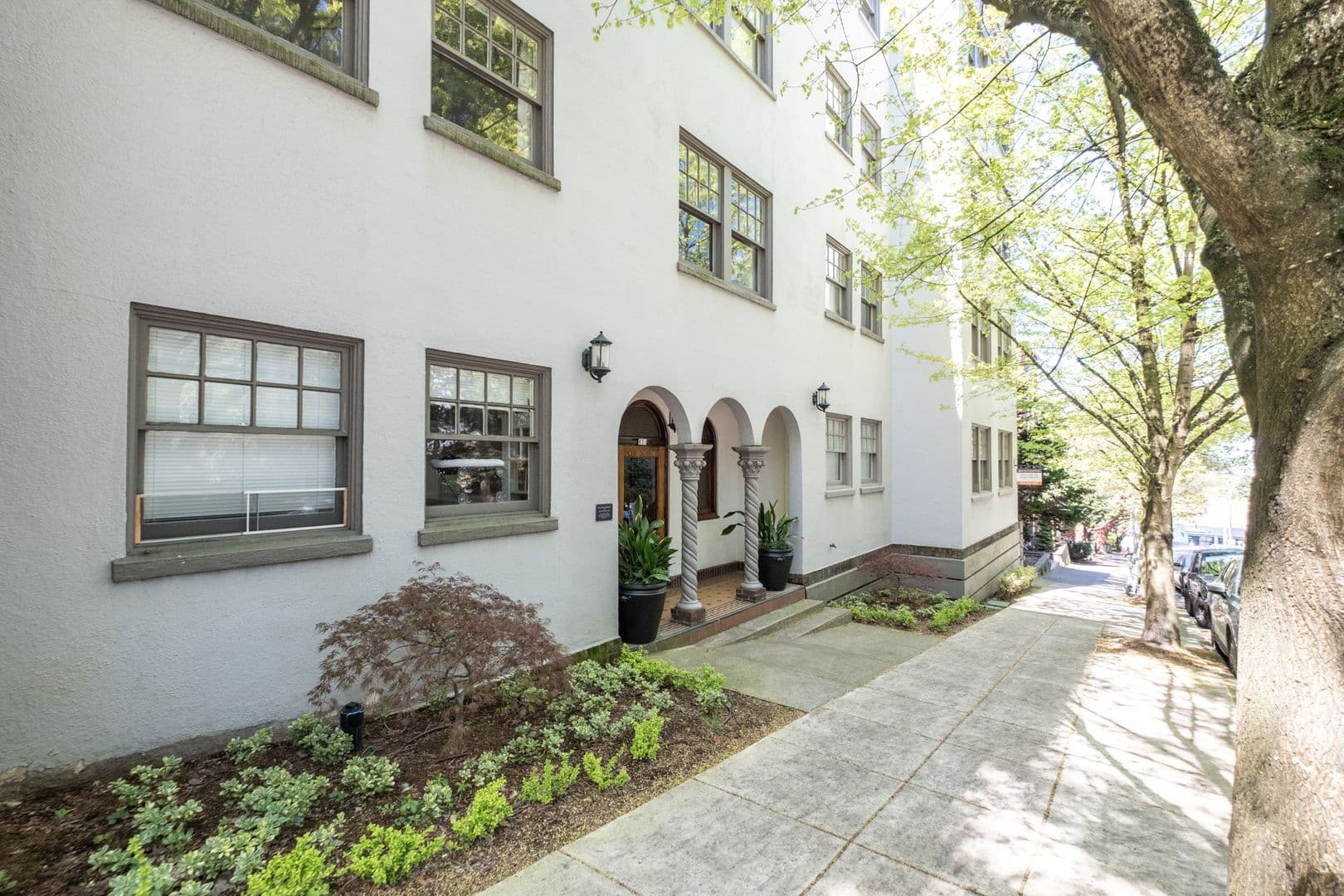 Portland Apartment: 831 SW Vista Ave