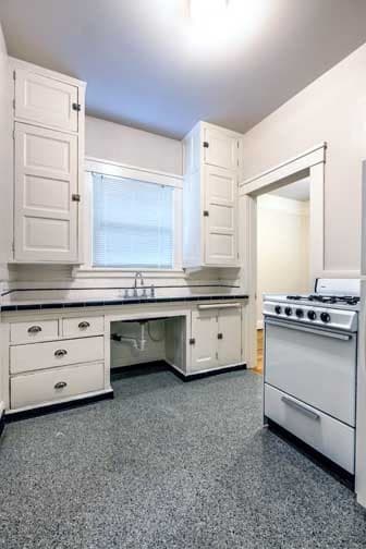 Portland Apartment: 814 NW 22nd Ave