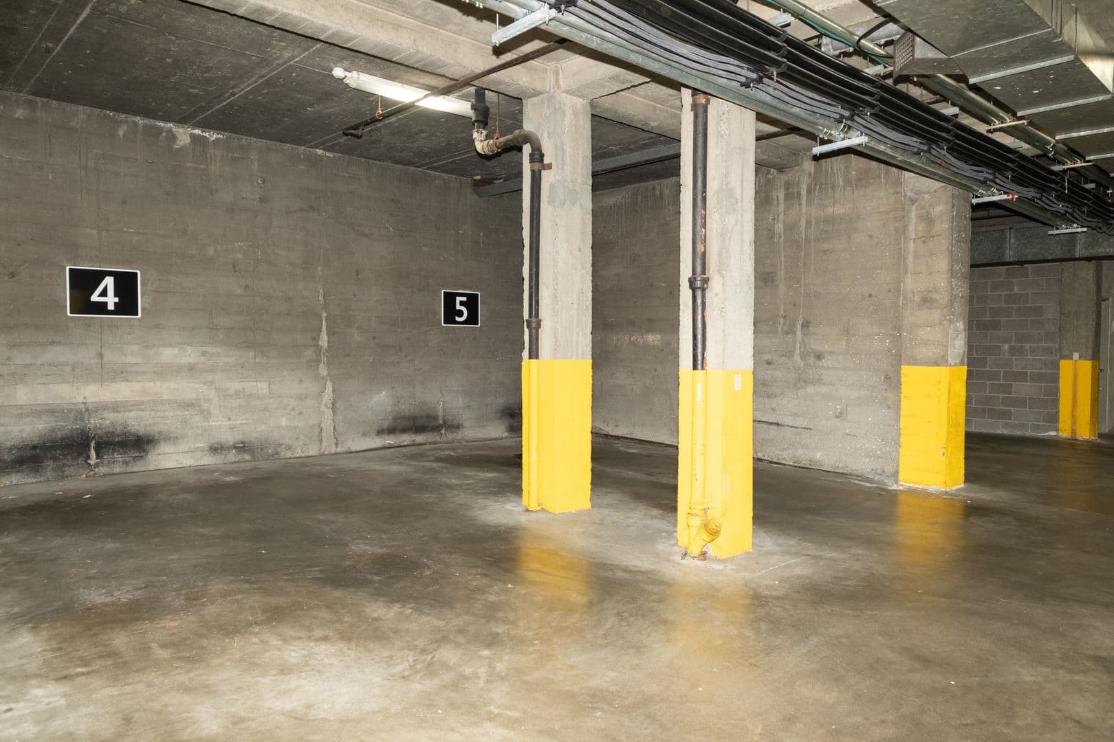 Portland Apartment: 2199 NW Everett St