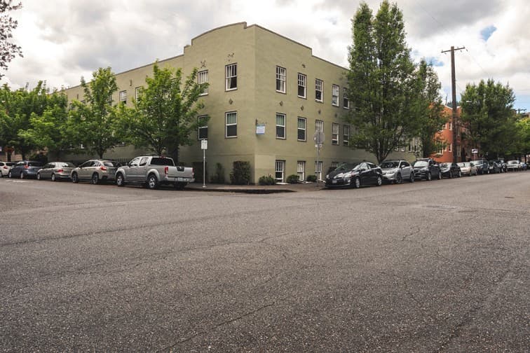Portland Apartment: 1037 NW 20th Ave