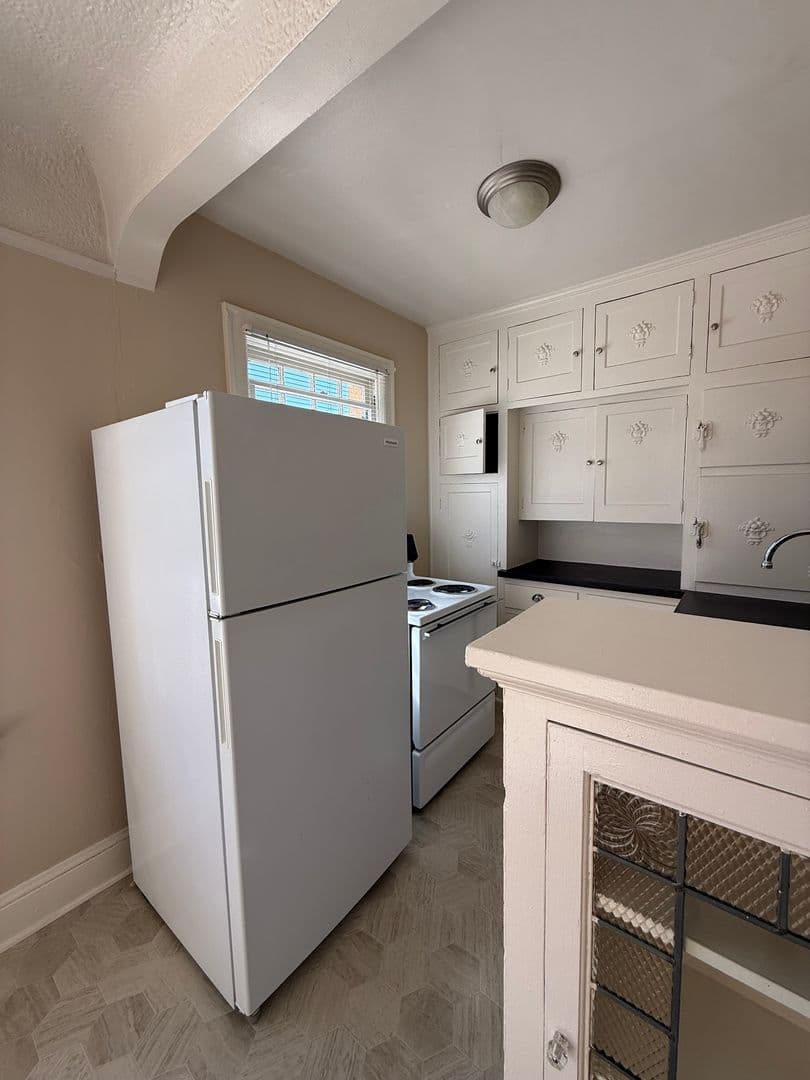 Portland Apartment: 708 NW 19th Ave.