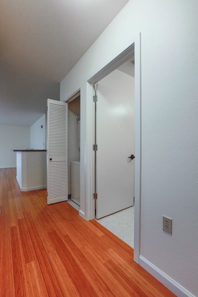 Portland Apartment: 210 NW 20th Ave