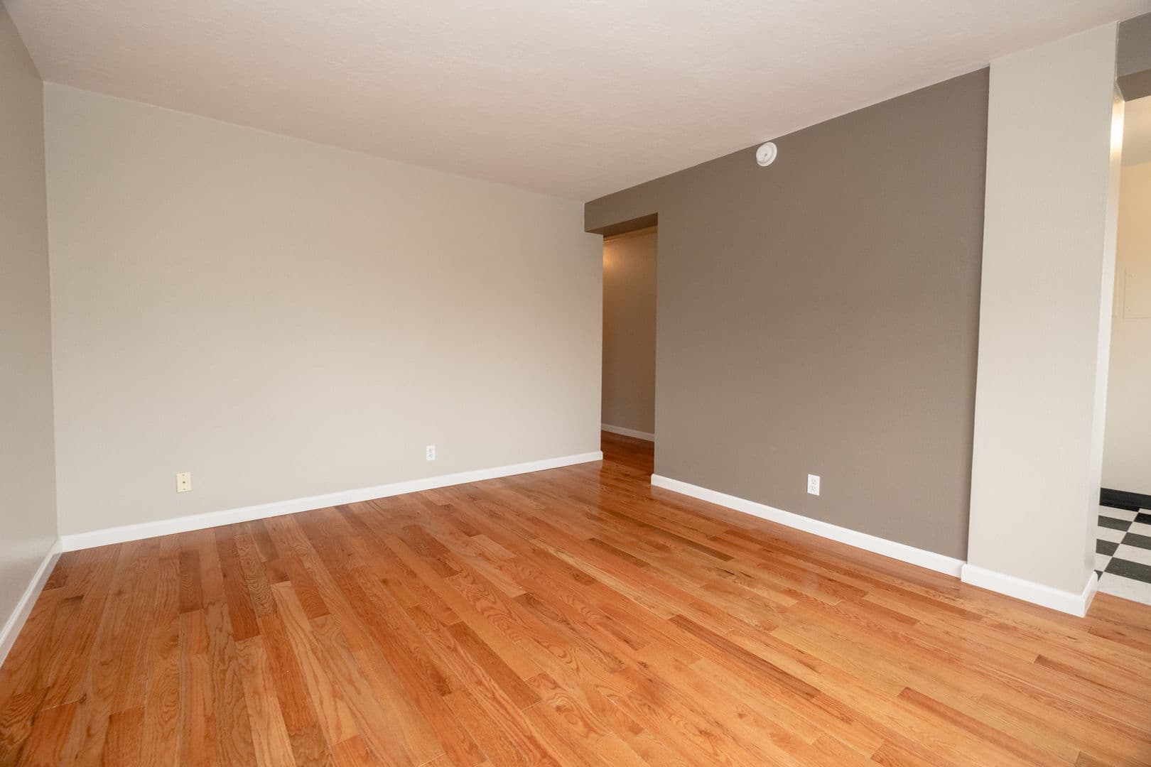 Portland Apartment: 2199 NW Everett St