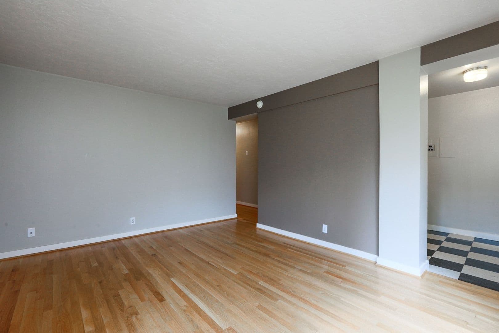 Portland Apartment: 2199 NW Everett St